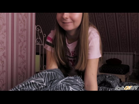 ❤️ Blondie तिच्या BFF ला खोलवर चोखते आणि तिच्या तोंडात कम येते ❌ अश्लील mr.epicpornvideos-com.ru